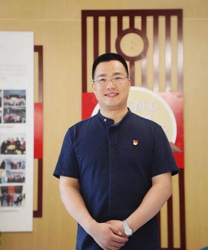 为他们投票吧~代言美好教育的杭城好校长